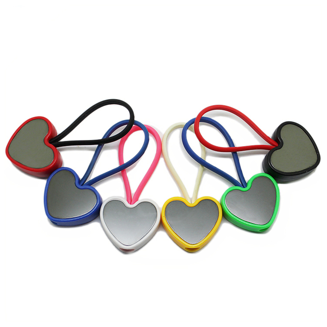 Porte-clés en PVC dur coloré personnalisé en forme de cœur