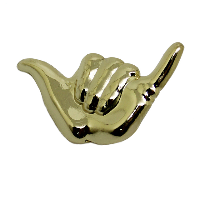 Épinglette en métal avec geste doré 3D
