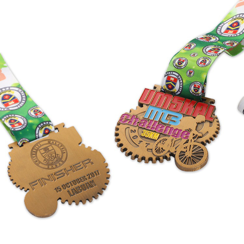 Collier miraculeux de cyclisme en étoile de Bronze 35K, médailles et rubans militaires