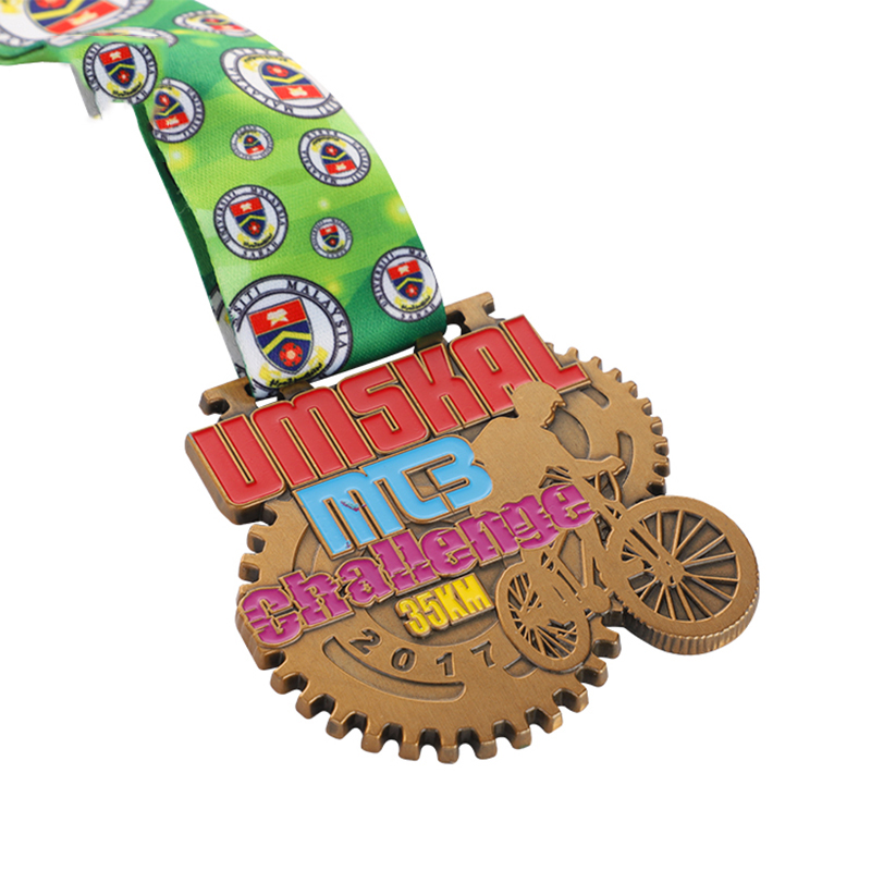 Collier miraculeux de cyclisme en étoile de Bronze 35K, médailles et rubans militaires