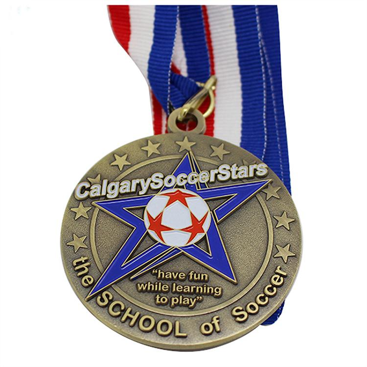 Médaille d'or antique en émail doux de football personnalisé