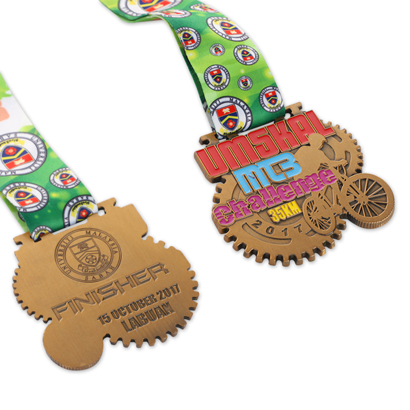 Collier miraculeux de cyclisme en étoile de Bronze 35K, médailles et rubans militaires