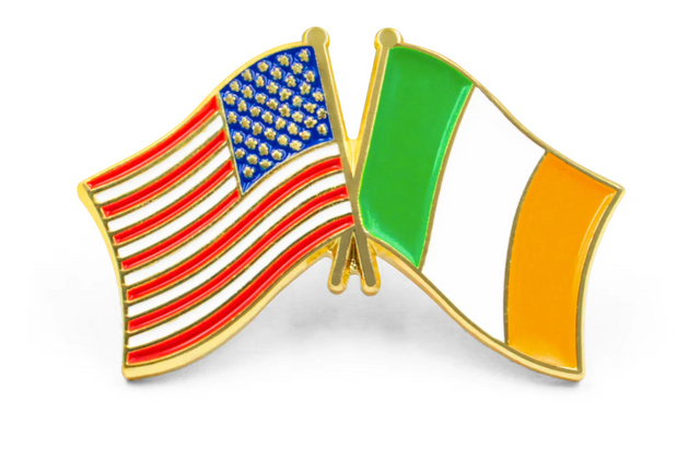 Épingle en émail dur et doux avec drapeau d'amitié croisé personnalisé