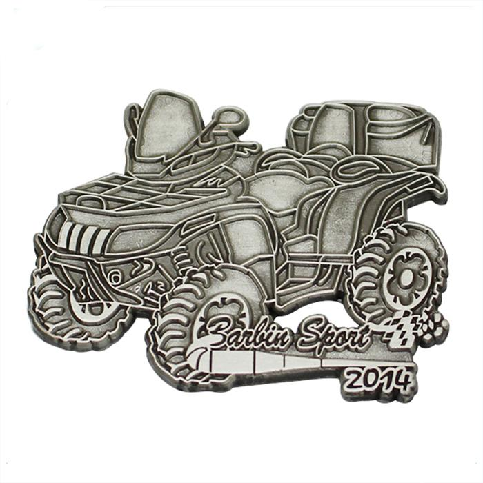 Épinglette de voiture en métal 2D en cuivre et argent