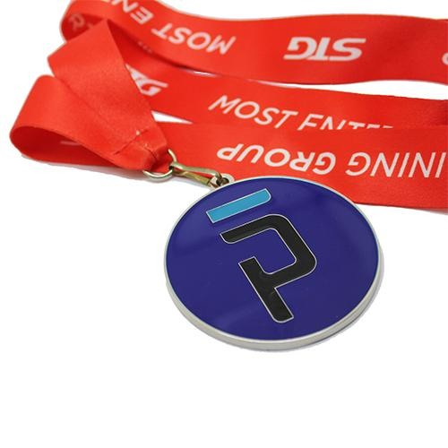 Médaille en métal en pâte de couleur personnalisée avec lanière